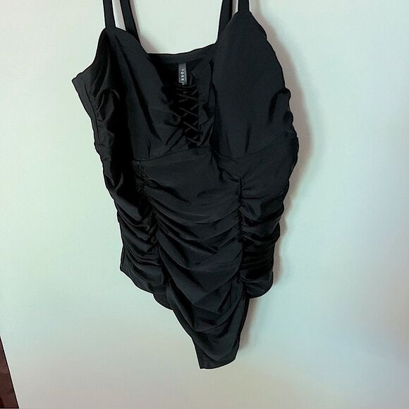 Torrid Women’s NWT’s Plus Size Wireless Lattice One-Piece Black Swimsuit Size 2X - Picture 7 of 14